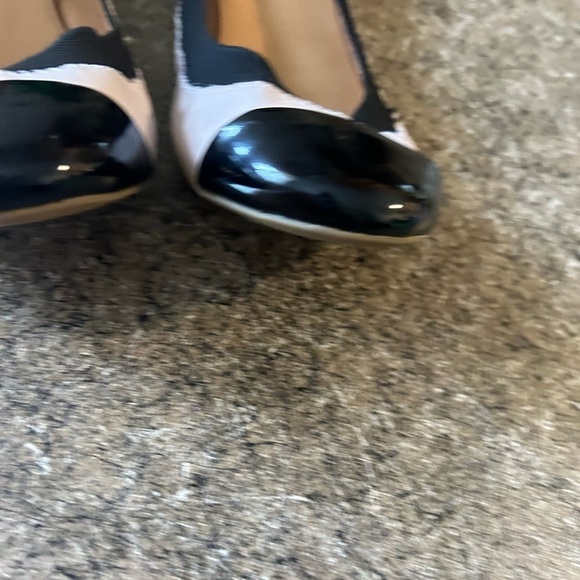 J Crew Mila Size 9 Cream Tan Black Flats Leather Cap Toe Ballet - Picture 3 of 7